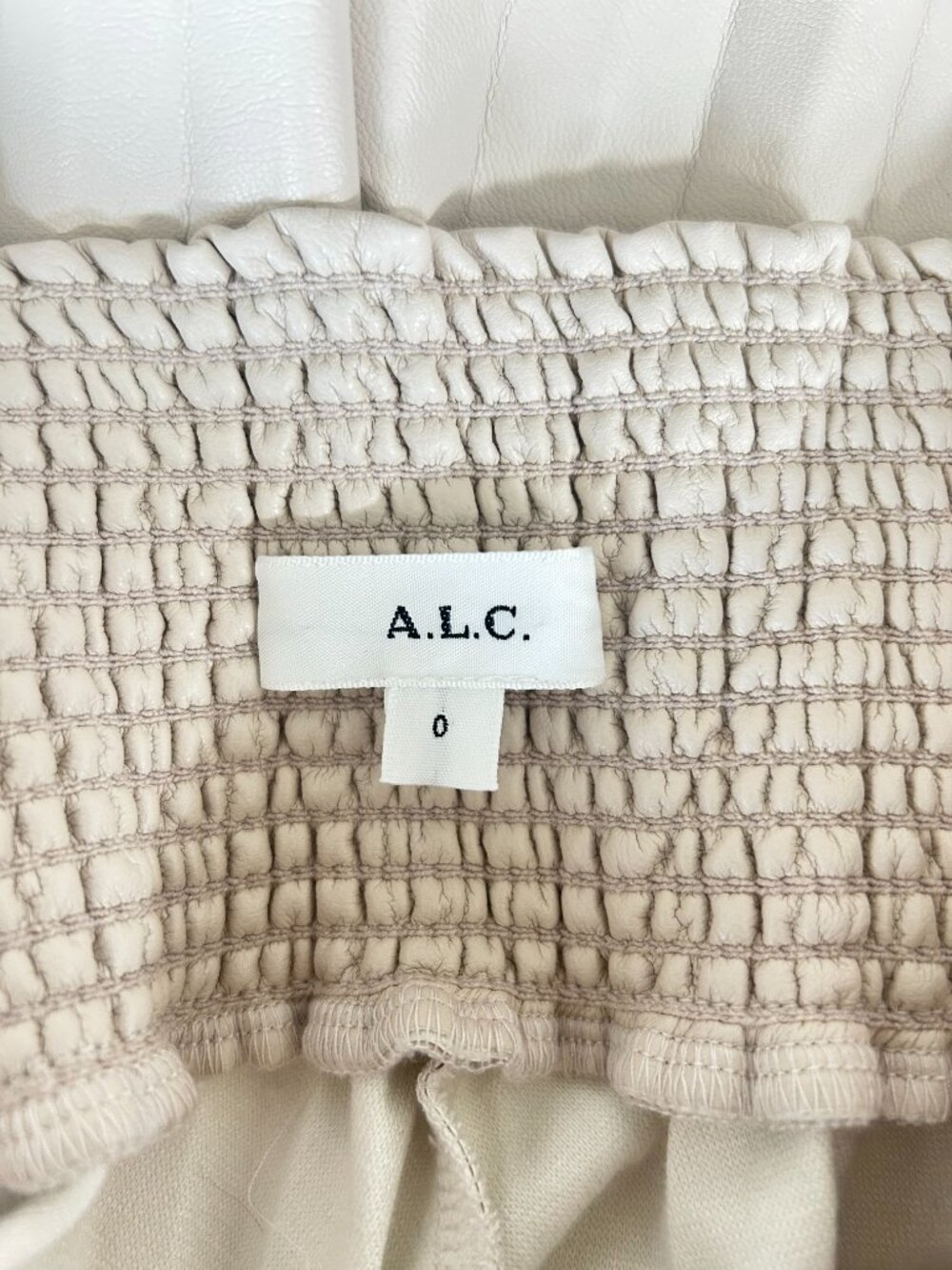 A.L.C. Bondi Pleated Vegan Leather Smocked High Rise Shorts Size 0 - Picture 3 of 8